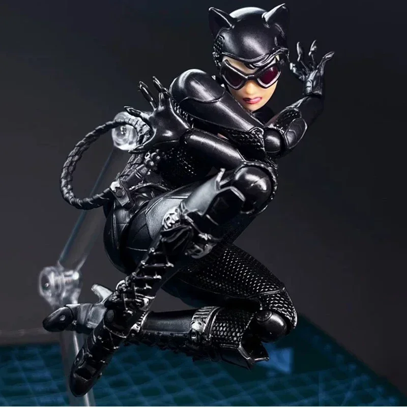 kf S19fe4caea73f465fb2eff4660bdf3110r Kaiyodo Catwoman Revoltech Amazing Yamaguchi Anime Figure Collection Model Toys Desktop Decoration Figurine - Amazing Yamaguchi Store